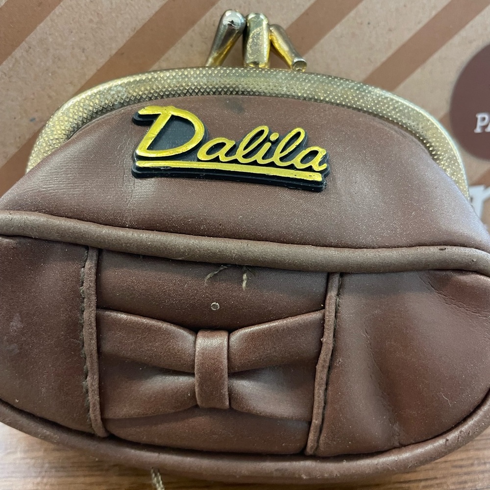 Dalila Vintage Coin Purse with key ring women's leather brown gold trim‎
